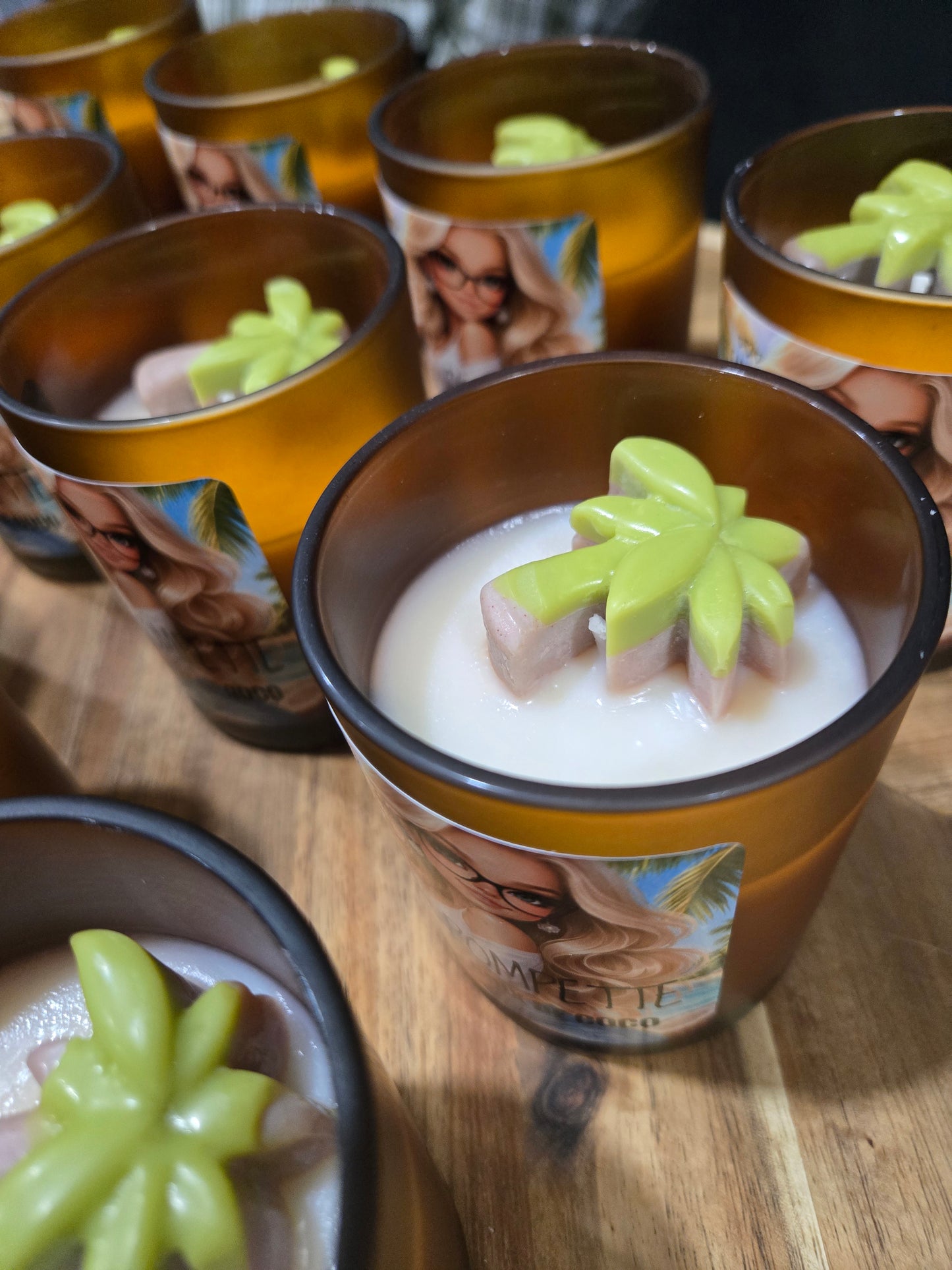 Bougie Miss POMPETTE (rhum et noix de coco)