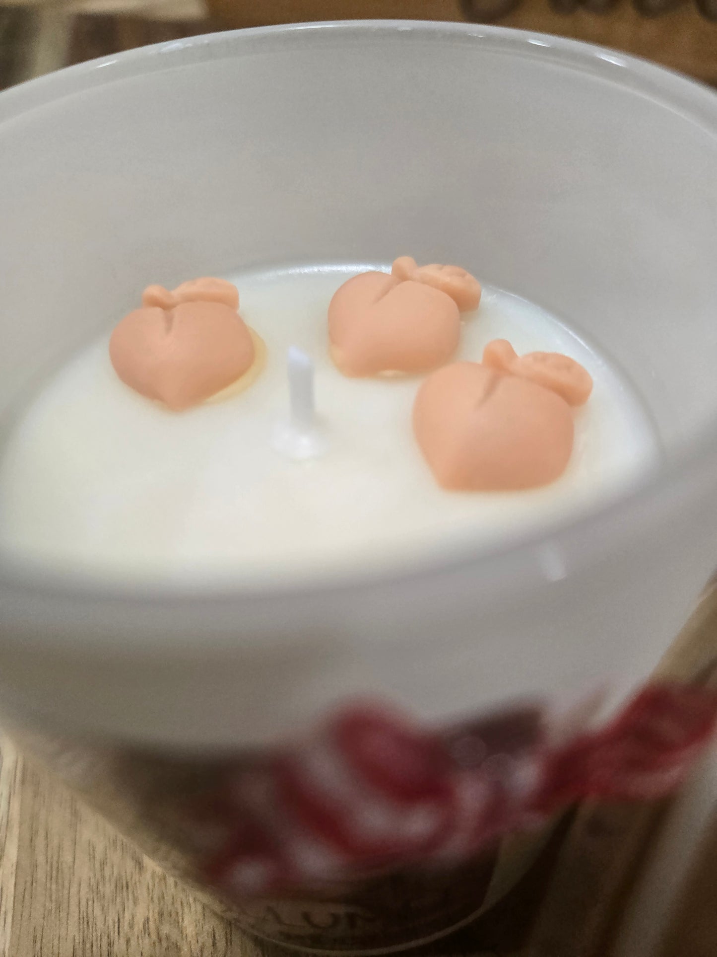 Bougie La p'tite ALLUMÉE (Étincelle de pêches)