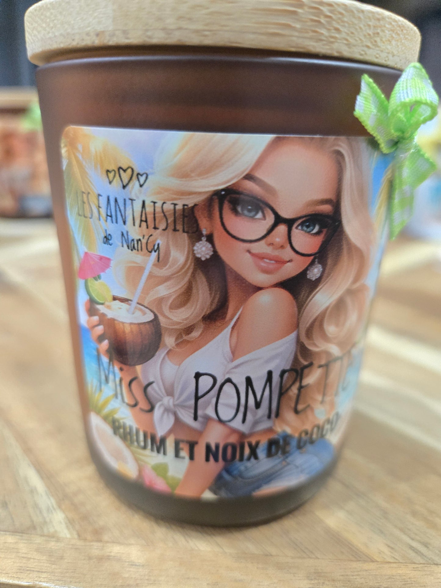 Bougie Miss POMPETTE (rhum et noix de coco)