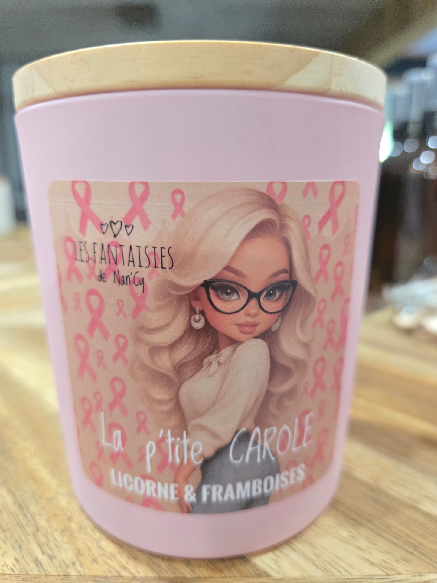 Bougie La p'tite CAROLE (Licorne et Framboise) CANCER DU SEIN 10 oz