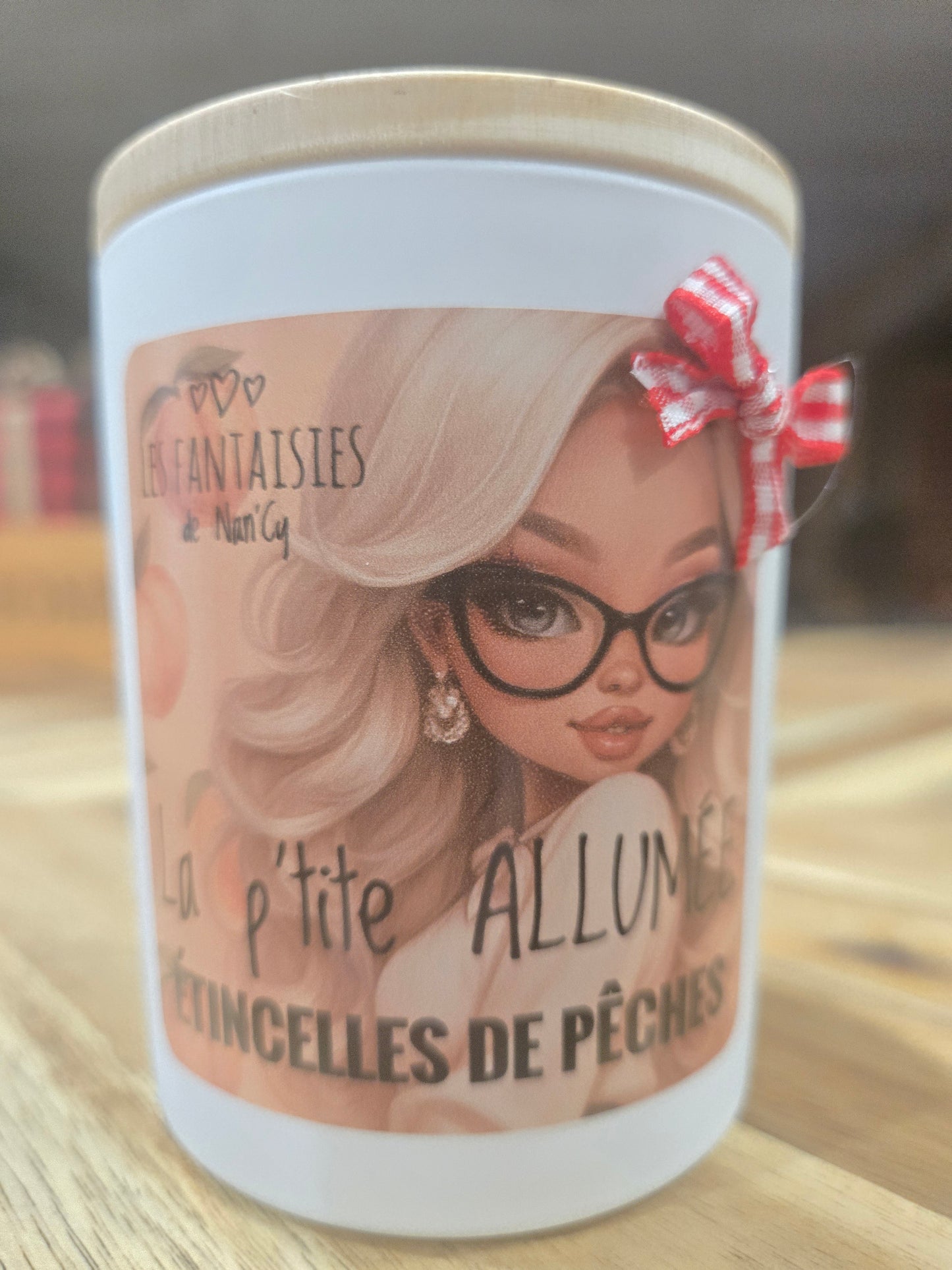 Bougie La p'tite ALLUMÉE (Étincelle de pêches)